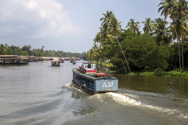 Houseboats in backwaters in Kerala, India — Foto Stock