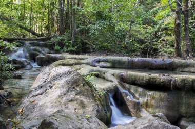 Tayland Erawan şelale