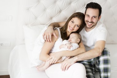 Bebekli mutlu bir aile