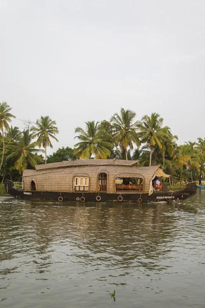 Uomo indifeso nelle retrovie del Kerala — Foto Stock