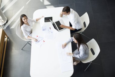 Ofiste çalışanlar.