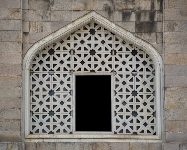 Dekoratives Fenster in Mumbai, Indien — Stockfoto