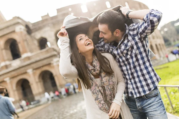 Happy couple in Rome — Stock Photo, Image