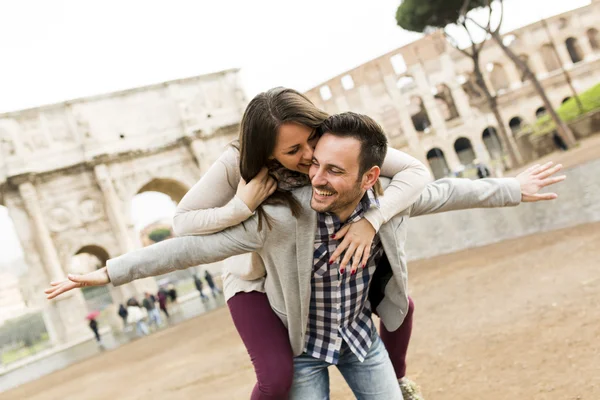 Coppia felice a Roma — Foto Stock