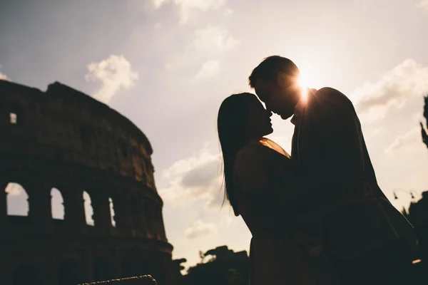 Casal feliz em Roma — Fotografia de Stock