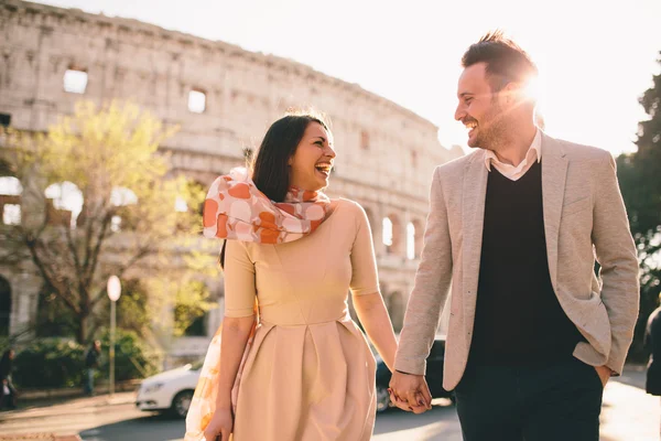 Happy couple in Rome — Stock Photo, Image