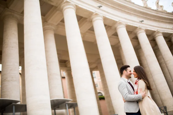 Verliefde paar in Rome — Stockfoto