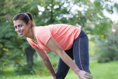 Bir egzersiz olan kadın