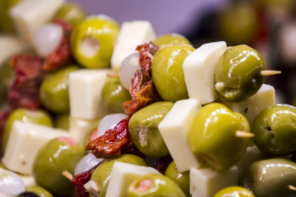 Olives au fromage et tomates sèches — Photo