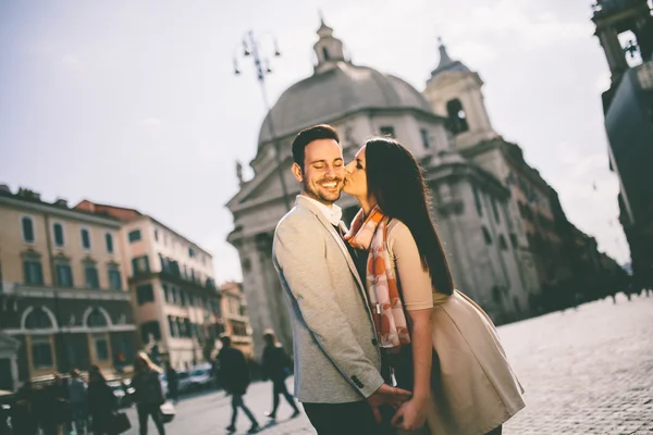 Happy couple in Rome — Stock Photo, Image