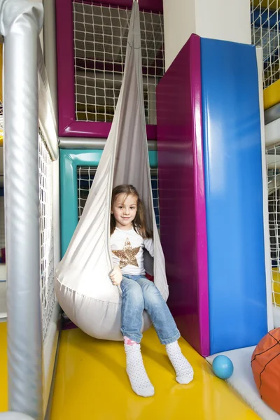 Niña en el jardín de infantes —  Fotos de Stock