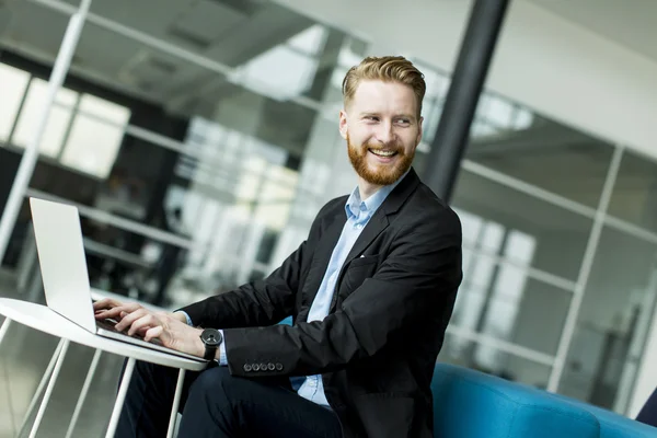 Young businessman in the office — Stock Photo, Image