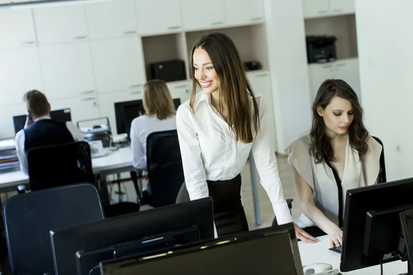 Two businesswomen in the office — Stock Photo, Image