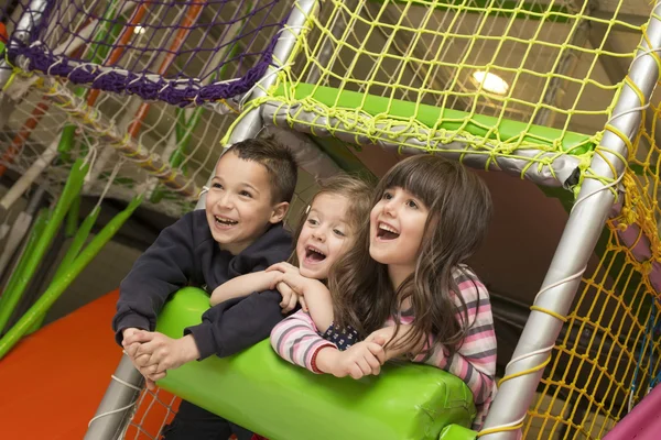 Aranyos gyerekek a játszótéren — Stock Fotó