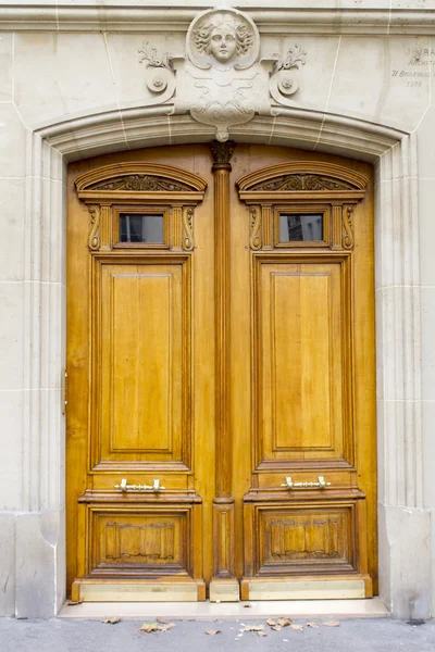 Paryskie drzwi widok — Zdjęcie stockowe