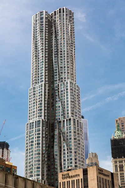 8 Spruce caddesinde New York'ta görünüm