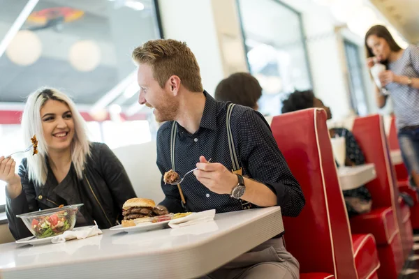 Vrienden met diner — Stockfoto