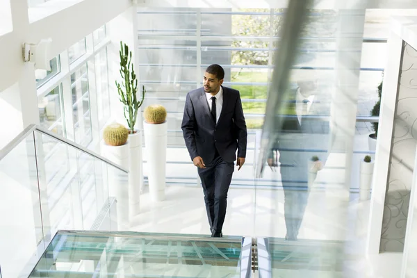 Jovem empresário negro — Fotografia de Stock