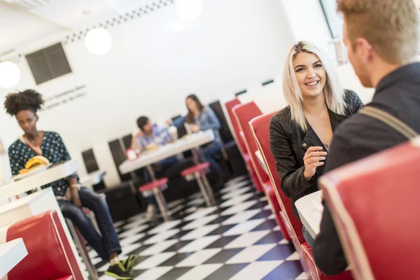 Pár miután diner — Stock Fotó