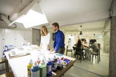 Ofiste çalışanlar.