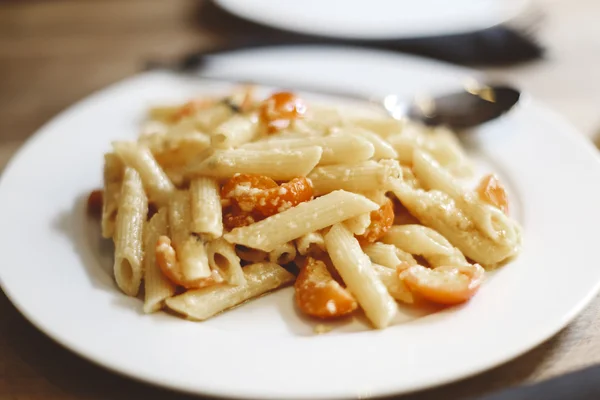 Comida de pasta en un plato —  Fotos de Stock