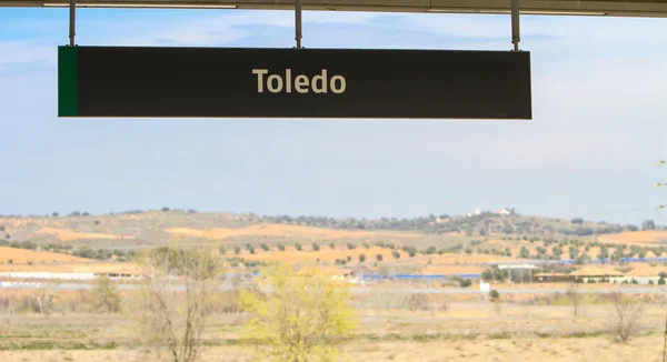Toledo tecken från järnvägsstationen — Stockfoto