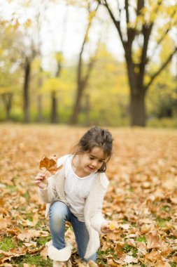 Parktaki küçük kız