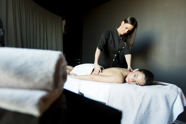 Woman having massage — Stock Photo, Image