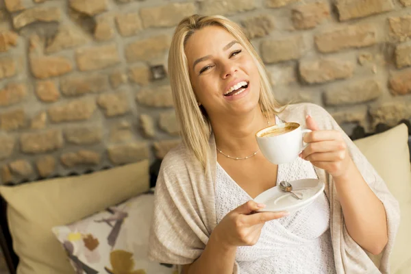 Woman with cup of coffee — Stock Photo, Image