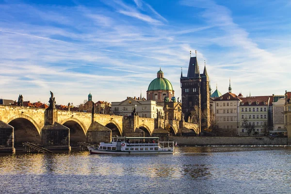 Прага - Карлового мосту — стокове фото