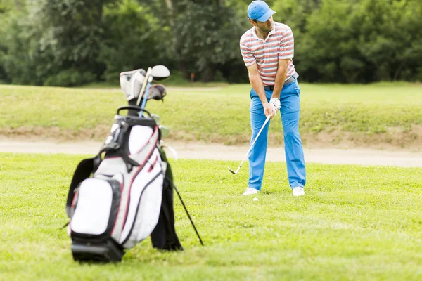 Man playing golf — Stock Photo, Image