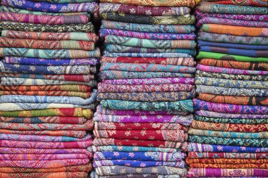 Piyasada parlak Tekstil