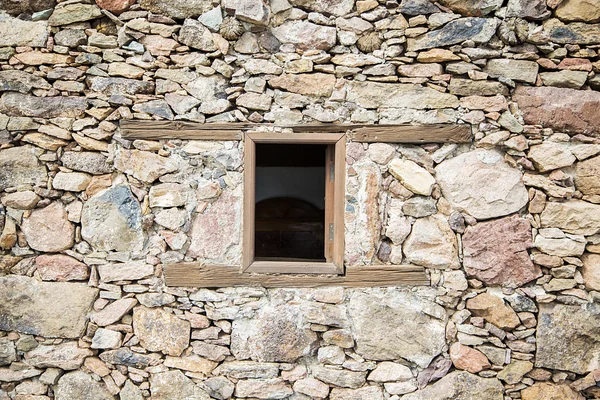 Traditionelles altes Fenster — Stockfoto
