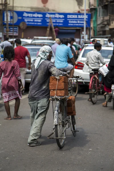 Lidé na ulici Mumbai — Stock fotografie