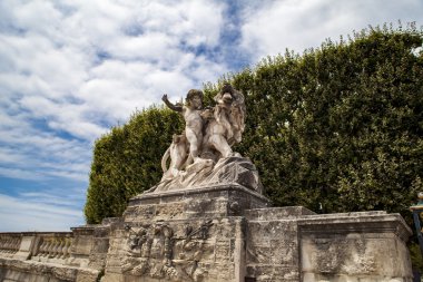 Aslan ve Montpellier gelen melek heykeli mesire du Peyrou