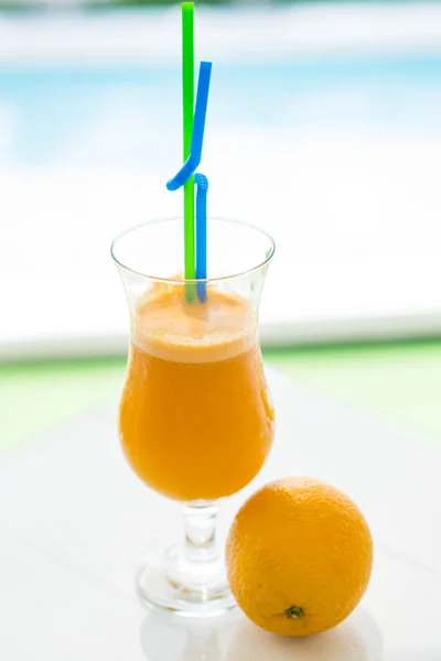 Sok pomarańczowy w szklance — Zdjęcie stockowe