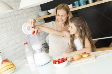 Hazırlama ve güler yüzlü karıştırma
