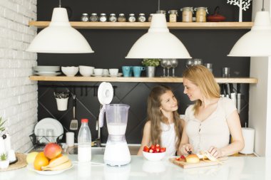 Hazırlama ve güler yüzlü karıştırma