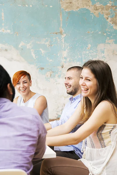 Young people working in the office — Stock Photo, Image