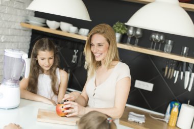 Hazırlama ve güler yüzlü karıştırma