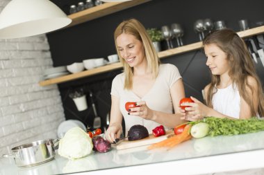 Hazırlama ve güler yüzlü karıştırma