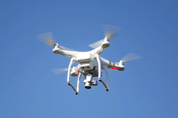 Fehér, lebeg drone — Stock Fotó
