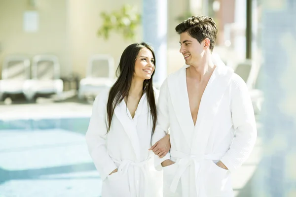 Young couple in the spa — Stock Photo, Image