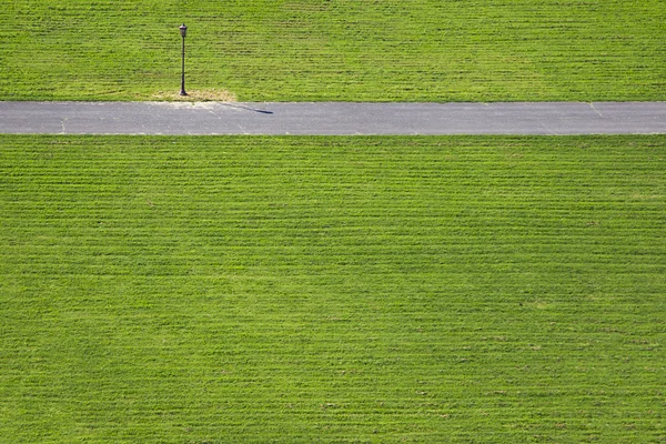 Park trawa i drogi — Zdjęcie stockowe