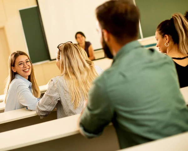 Grupo Estudantes Universitários Sala Aula — Fotografia de Stock