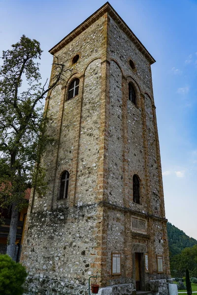 Widok Wieku Klasztor Raca Pobliżu Bajina Basta Serbii — Zdjęcie stockowe
