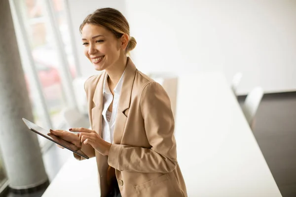 Happy Young Woman Manager Holding Digital Tablet Standing Modern Office — Stock Photo, Image