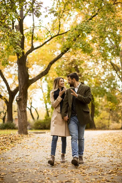 Handsome Young Couple Walking Autumn Park — Stock Photo, Image