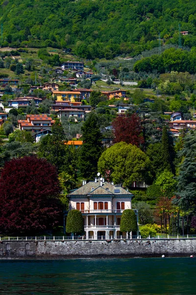 意大利科莫湖上的Mezzegra镇风景 — 图库照片