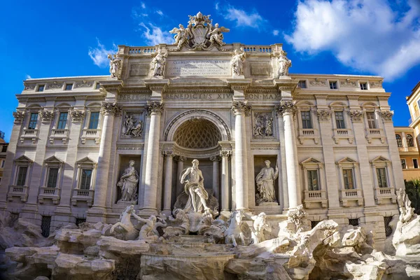 奥迪喷泉是意大利罗马的一个喷泉 由意大利建筑师Nicola Salvi设计 Pietro Bracci于1762年完成 — 图库照片